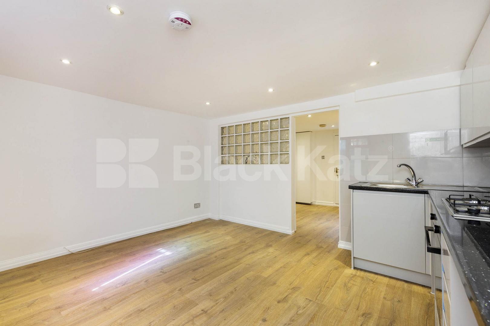 Rent includes gas electric & water - mins to tube and shops   Parkway, Camden / Regents Park